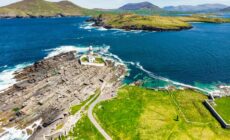 Vue sur le phare de Valentia Island - © MNStudio