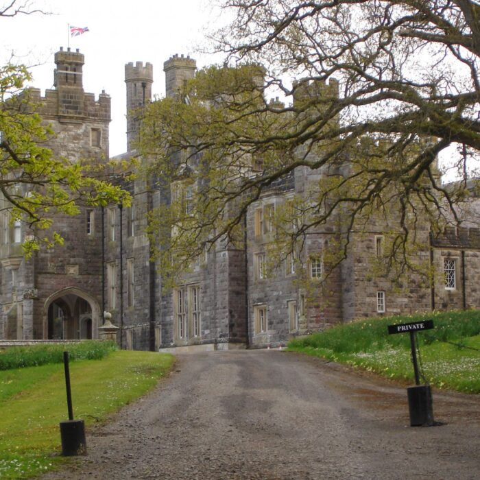 Le Crom Castle - Edward - cc