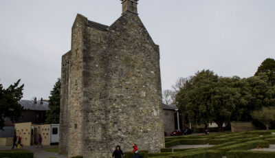 Le Ashtown Castle - frogtrail images - cc