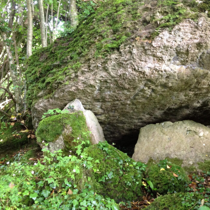 Le Meehambee dolmen - Cliona Keating - cc