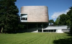 La Lewis Glucksman Gallery - R_uu_t - cc