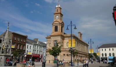 Le Coleraine Town Hall - Colin Park - cc
