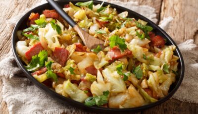 Du Fried cabbage with bacon - © AS Food studio
