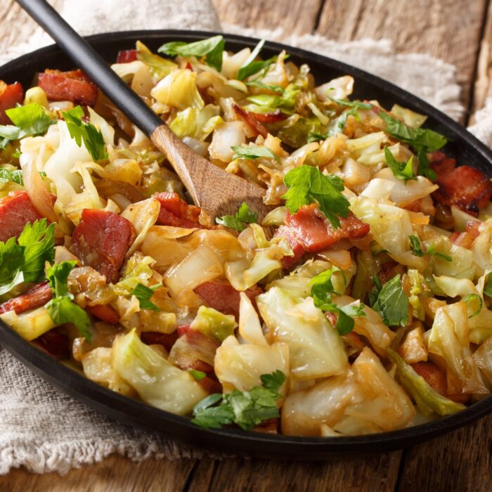 Du Fried cabbage with bacon - © AS Food studio