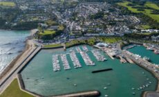 Vue aérienne de Howth et de son port - © Ire DronePhotography