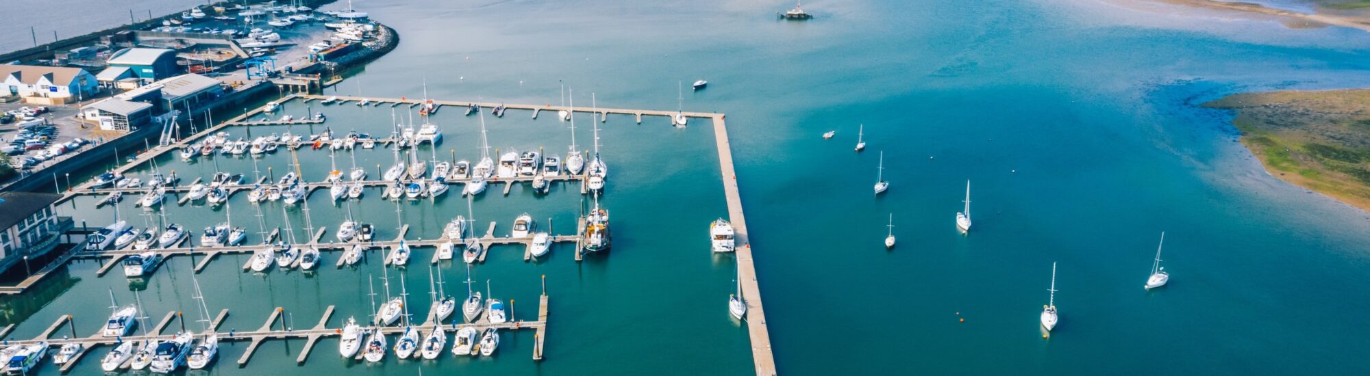 Vue aérienne du port de Malahide - © Lucian