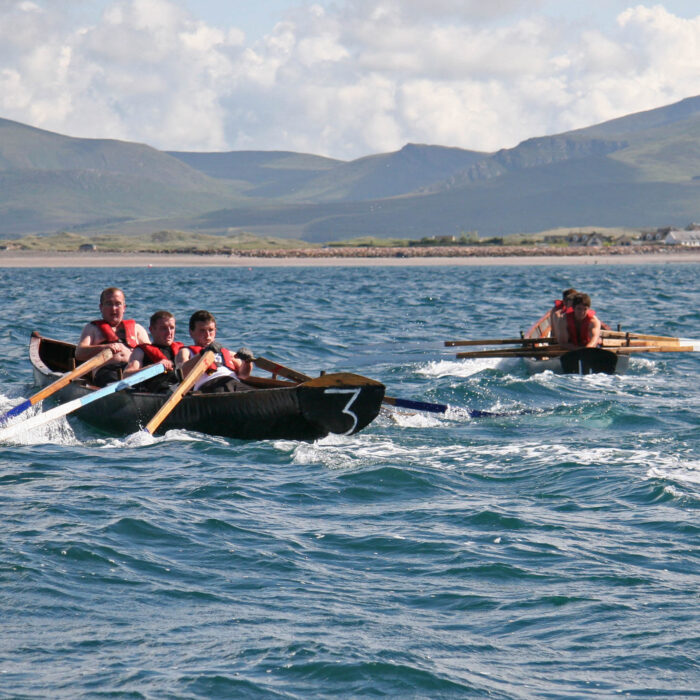 Une course de curraghs à Dingle - slocumjoseph - cc