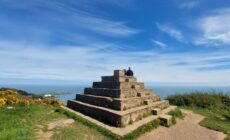 La Wishing Stone (The Pyramid on Killiney Hill) - © Paola Floris, Fáilte Ireland
