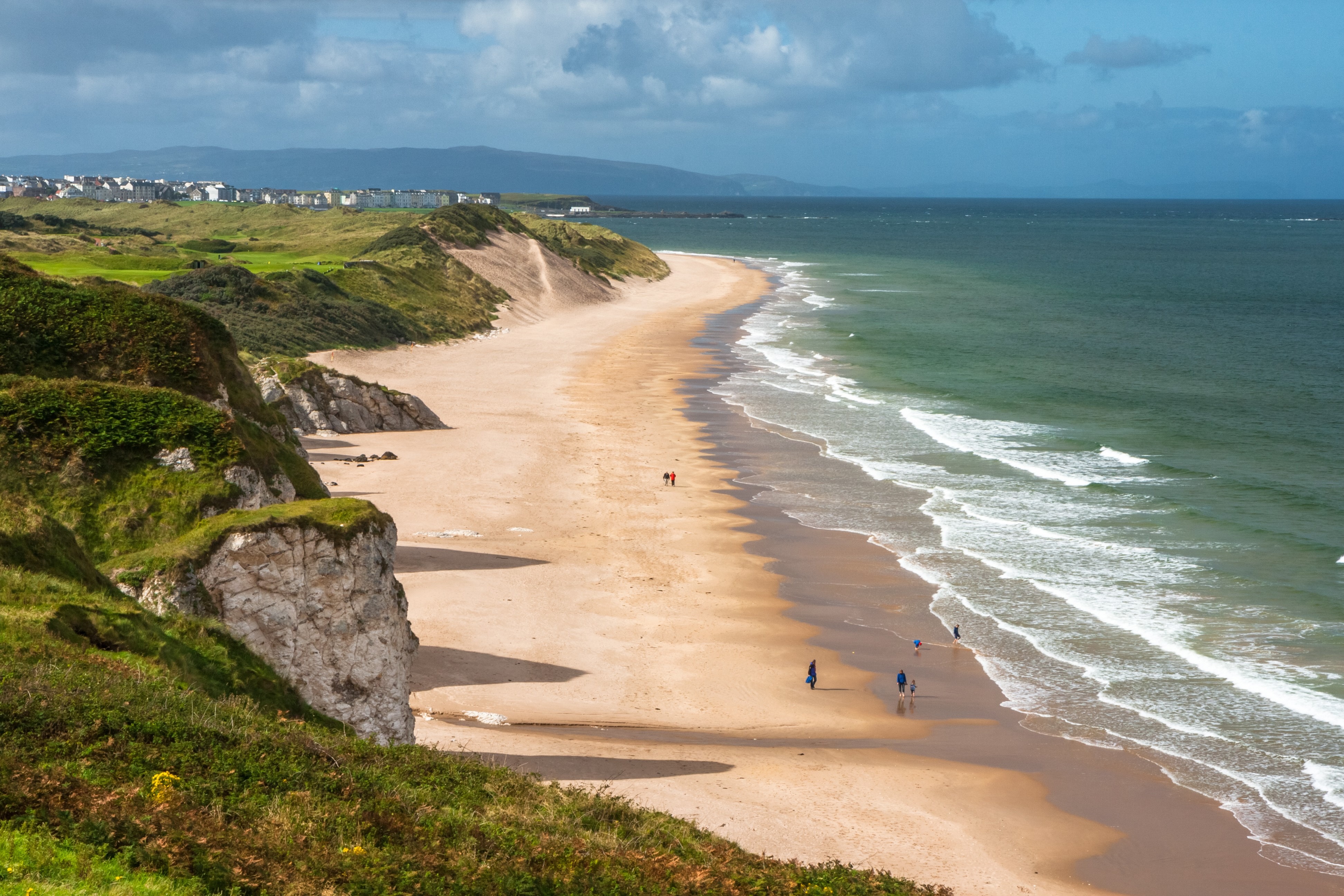 La plage de Whiterocks à Portrush -© Monica