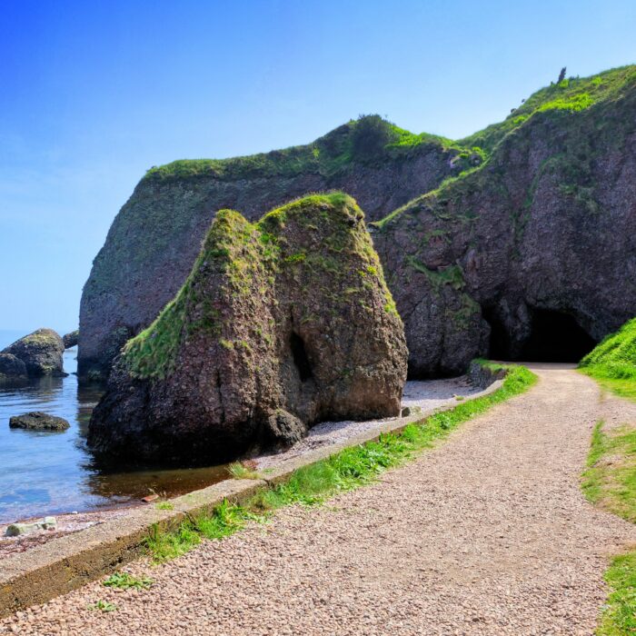 Les Cushendun caves - © Jenifoto