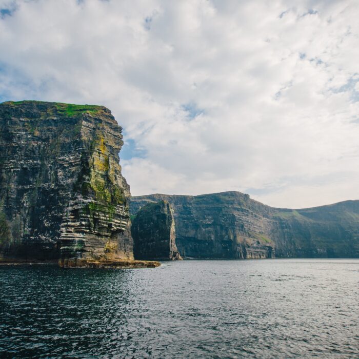 Les Falaises de Moher vue d’en bas – Simon Crowe