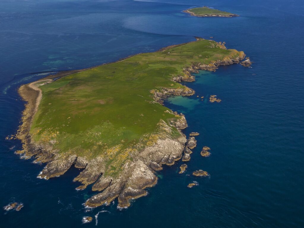 Vue aérienne de la Great Saltee Island - © Peter Krocka