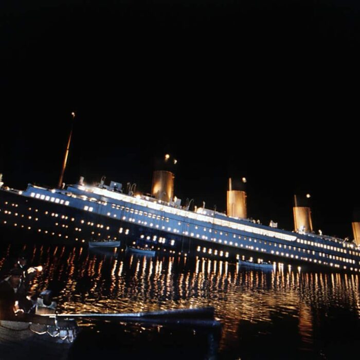 Une scène du naufrage, dans le film Titanic de James Cameron