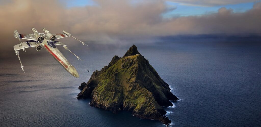 Un X Wing en approche sur Skellig Michael en Irlande