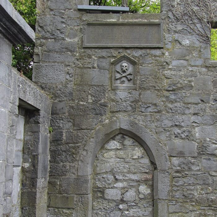 Le Lynch’s Memorial Window - Bob Linsdell - cc