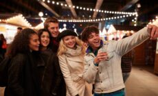 Des étudiants à Noël – monkeybusiness