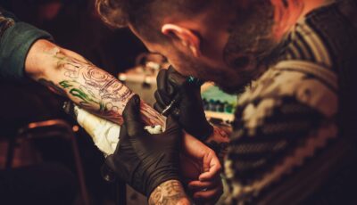 Un tatoueur en Irlande - Nejron