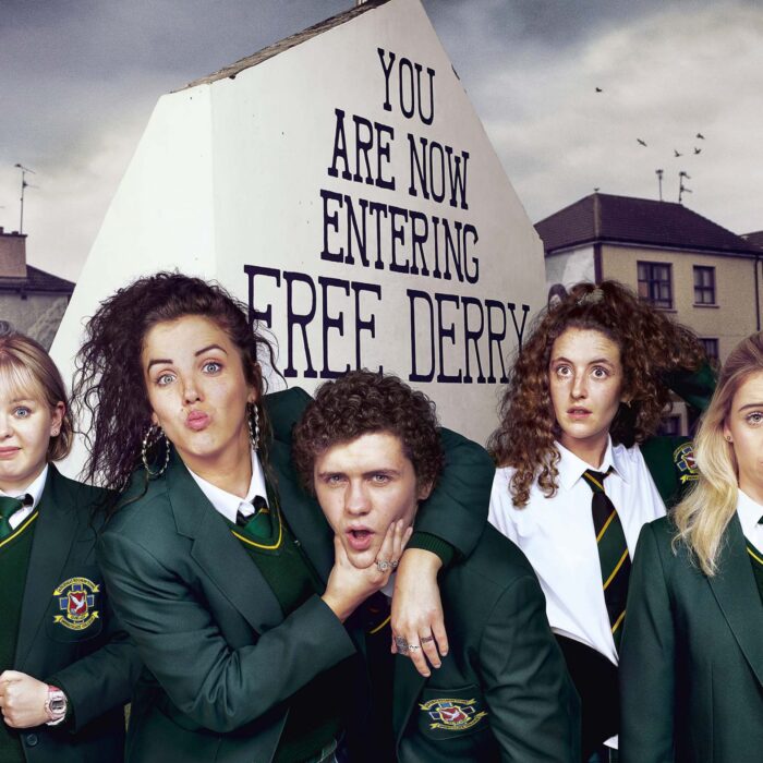 Derry Girls sera immortalisée via une peinture murale à Derry