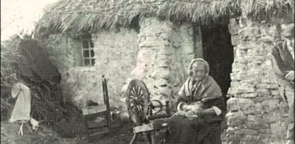 Un foyer irlandais lors de la Grande Famine - Domaine public