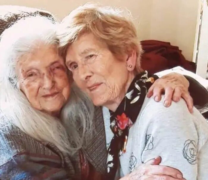 Une mère et sa fille se retrouvent !