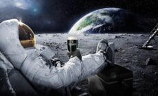Un astronaute buvant une Guinness dans l'espace