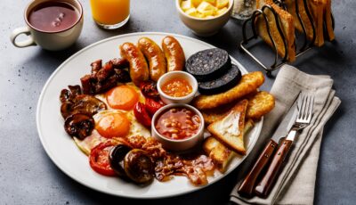 Un irish breakfast traditionnel en Irlande - Shutterstock