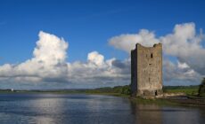 Le Belvelly castle - Mike Searle - cc