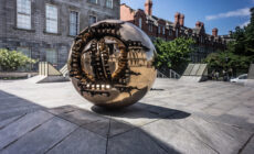 Sphere with Sphere à Trinity College, Dublin - William Murphy - cc