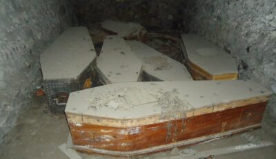 A crypt at St Michan's church - Kodee Shane-Channon - cc