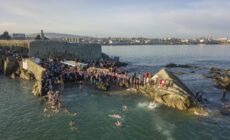 Forty Foot, lors de la baignade glacée de Noël - © Eugene Remizov