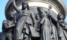 Le O'Connell Monument et ses sculptures - Phil Guest - cc