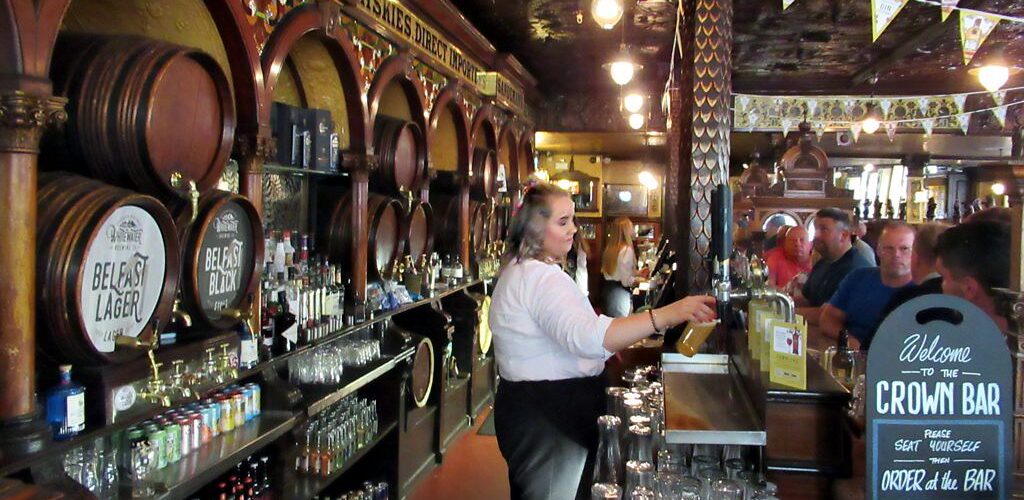 The Crown Liquor Saloon - David Stanley - cc