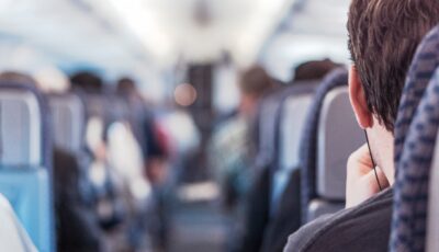 Dans l'avion - Domaine public
