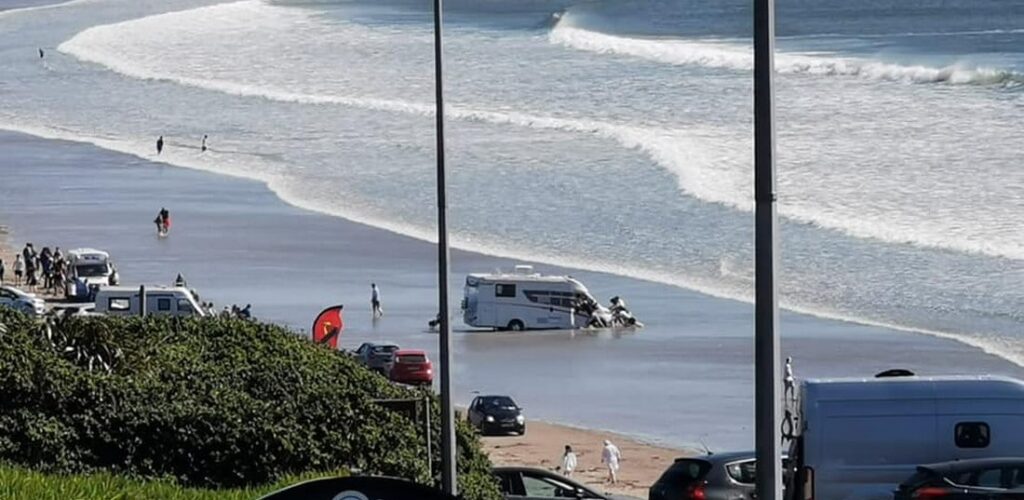 Un Camping-car victime de la marée sur Inch Beach - <a href=