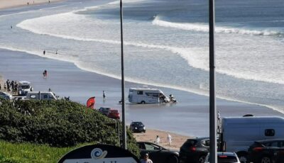Un Camping-car victime de la marée sur Inch Beach - Inch Beach House & Cottages
