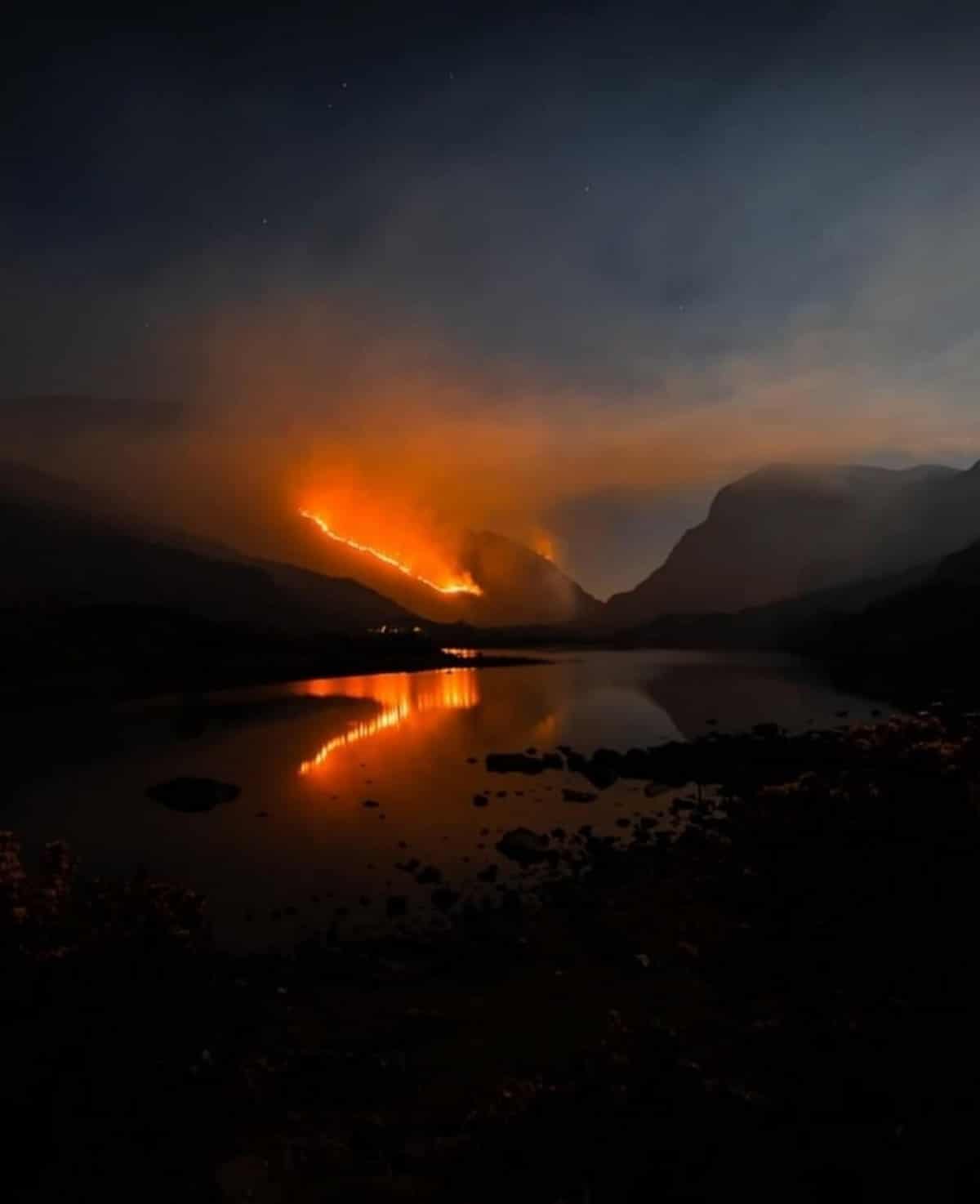 Le Parc National de Killarney a connu un terrible incendie - Dave Ryan & Cathal O' Connor (Twitter)