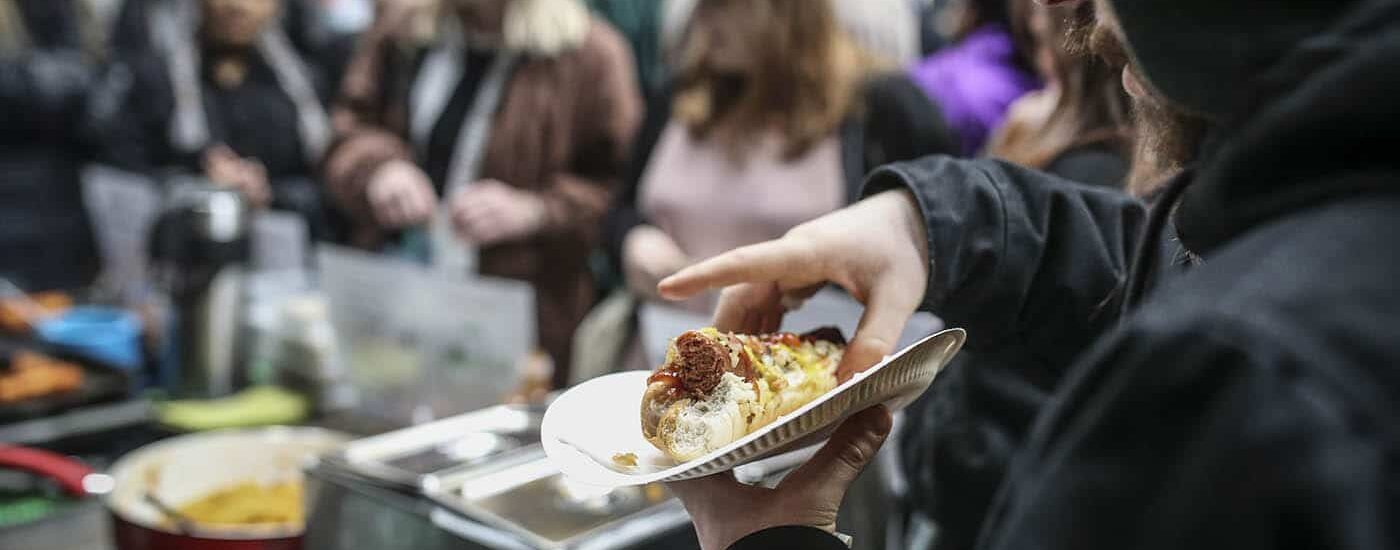 Une dégusttation de hot-dog vegan - http://www.irishveganfestival.com

date:05.03.2017

photographer:James Beck/freelance