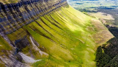 Vue sur la Ben Bulben - © Lukassek