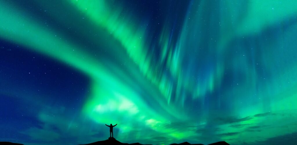 Aurores boréales en Irlande : les tempêtes solaires offrent un spectacle inédit cette semaine