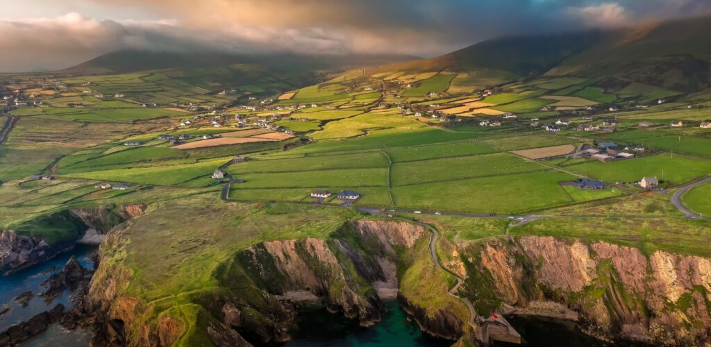 Vue aérienne sur Dunquin - © Cristi