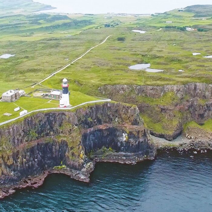 Rathlin Island et son phare est - © peter