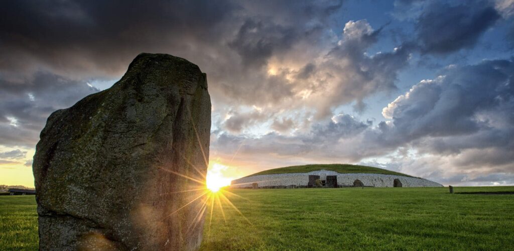 Newgrange - Brian Morrison - © Tourism Ireland