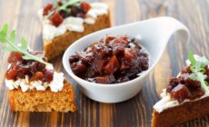 Du relish irlandais sur du fromage - © Svetlana Kolpakova