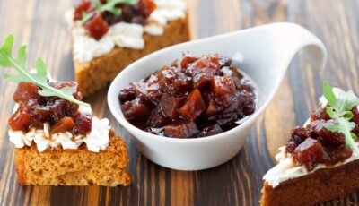 Du relish irlandais sur du fromage - © Svetlana Kolpakova