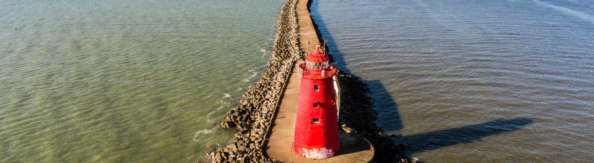 The Great South Wall et le phare de Poolbeg - © Giovanni