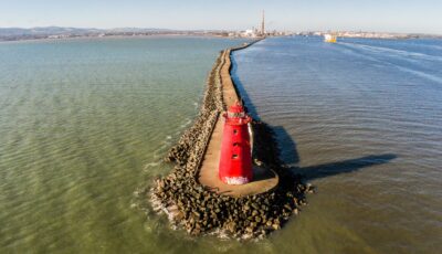 The Great South Wall et le phare de Poolbeg - © Giovanni