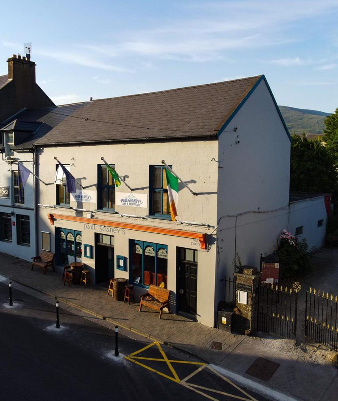 Paul Geaney's Bar & Restaurant • Guide