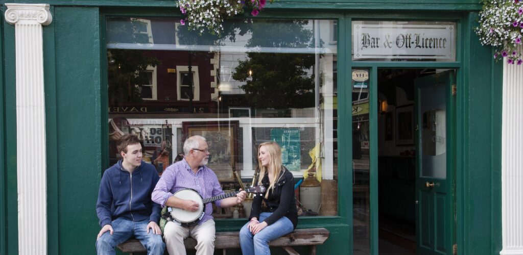 A traditional Irish music session in an Irish pub, where Dirty Old Town is performed - © Stephen Power - Tourism Ireland