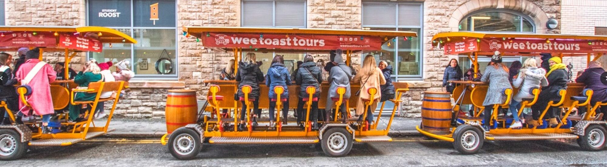 Des beer bike à Belfast - https://weetoasttours.com/