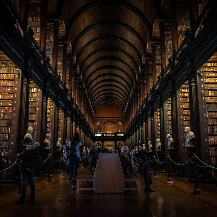 La Vieille bibliothèque de Trinity College à Dublin - © Andres Conema